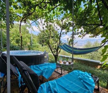 Gjirokaster Apartment | Lemon Garden Apartment-Hot Tub Jacuzzi