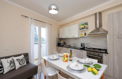 Pontone Apartment | Lemon in the Air