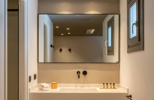 Fira House | Lemon Suites Santorini