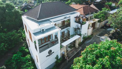 Anturan Hotel | Lemon Tree Hotel Bali