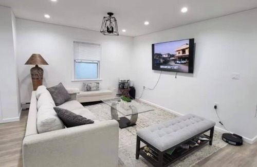 Levittown House | Lendes Modern 3-bedroom house in Levittown