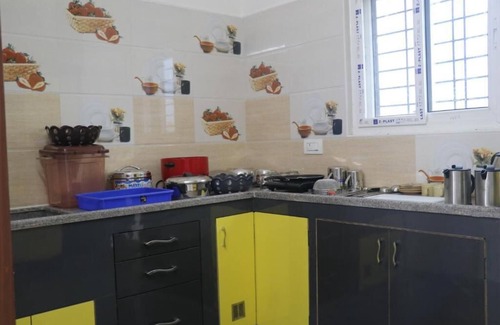 Tirupati Apartment | Leo Home Stay #3