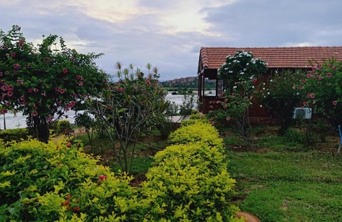 Kamalapur Bed & Breakfast | Leo wodden Resort