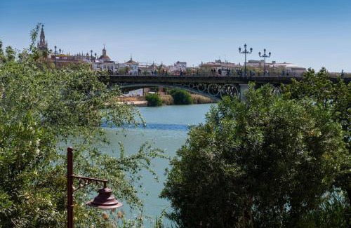 Triana Apartment | Leones Home, parking y vistas al río