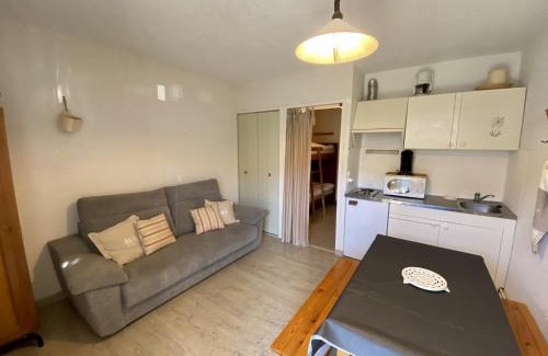 Les Angles Apartment | Les Angles - Studio Cabine 21m², 4 Pers, Ascenseur, Parking, Animaux admis - FR-1-758-8
