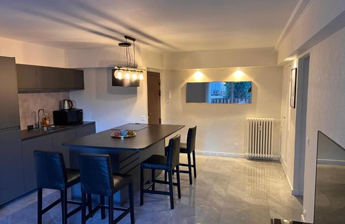 Prado - Republique Apartment | Les Arènes - Cannes centre, Charmant 2 pièces récemment rénové de 45 m2 avec sa terrasse de 10 m2