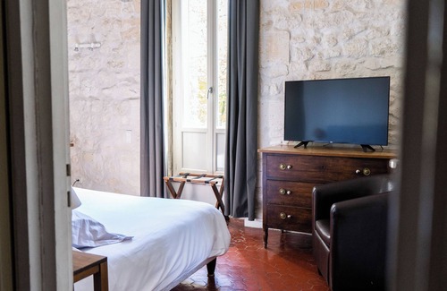 Villeneuve-les-Avignon Hotel | Les Cèdres