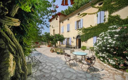 Le Thor Hotel | Les Carmes and spa