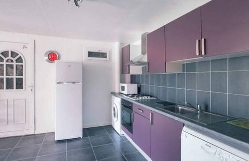 Saint-Cyprien Apartment | Les Cerisiers 5 people in St Cyprien near Collioure. Quiet and sea WiFi.