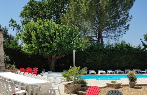 Grospierres Apartment | Les, cigales studio laurier piscine partagée