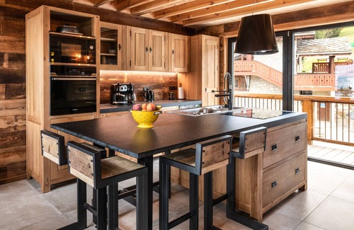 Plagne Centre Ski Chalet | Les Coches: Chalet at the foot of the slopes with views of Mont Blanc