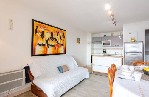 Agay Apartment | Les Coraux by Interhome