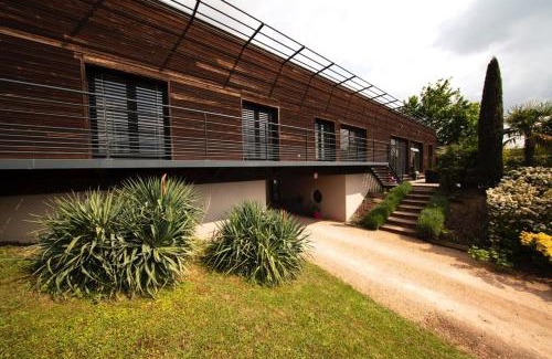 Charnay-les-Macon Bed & Breakfast | les CRAYS de LÉVIGNY