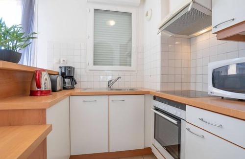 Saint-Cyprien Plage Apartment | Les Embruns by Interhome