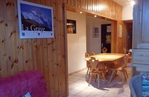 La Grave Apartment | Les Enfetchores - apartment overlooking la Meije.
