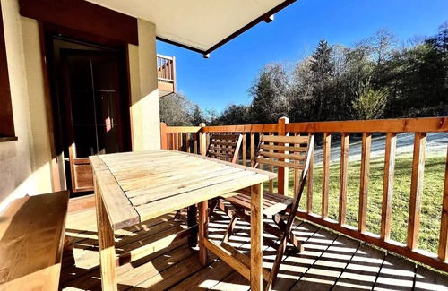 Flumet Apartment | Les Evettes Chalets - Apartment six people, residence with swimming pool at the foot of the slopes