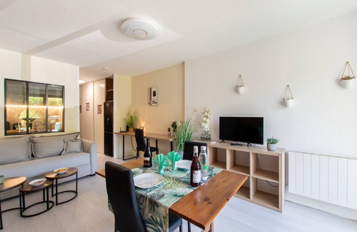 Costieres Apartment | Les Flamants Roses - Studio avec balcon