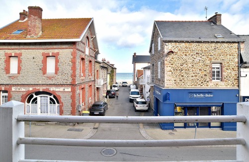 Pleneuf-Val-Andre Apartment | Les Galets - Appt vue mer - 100m de la plage