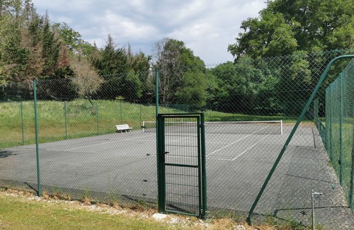 Bagneux Cottage | Les gites du Gué Rabot, heated indoor swimming pool, sports hall, tennis court