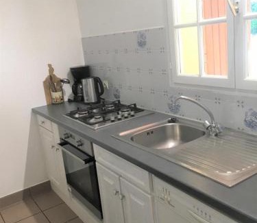 Saint-Julien-en-Born House | Les glycines