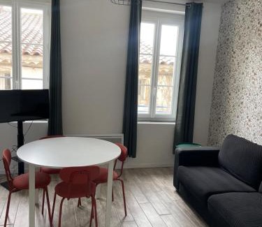Centre Historique Apartment | Les Halles d'Isa et Thomas