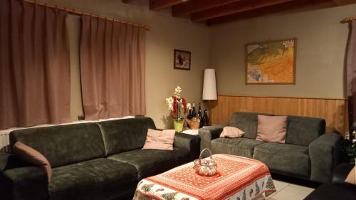 Engreux House | Les Hirondelles