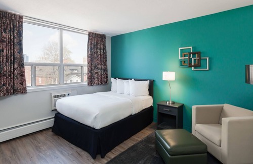 Downtown London Apartment | LES Hotel & Suites
