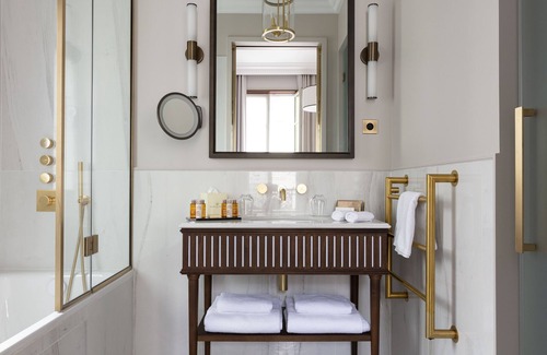 Madeleine Hotel | Les Jardins Du Faubourg Hotel & Spa by Shiseido