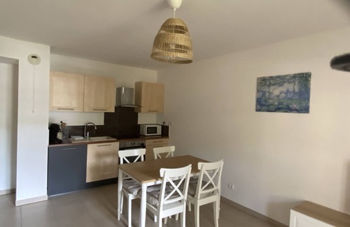 La Croix-Valmer Cottage | Les Jasmins, Gîte dans résidence,terrasse, piscin