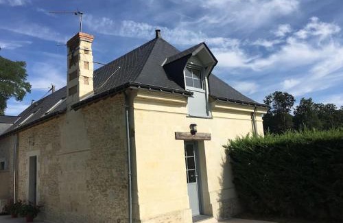 Maze-Milon House | Les LL du château - Vue Château
