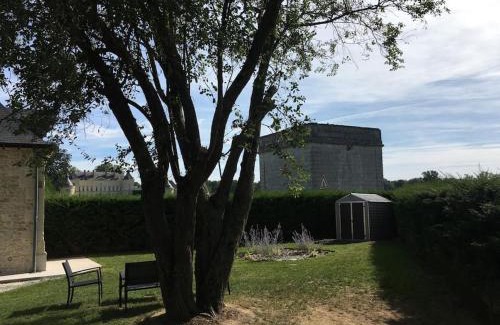 Maze-Milon House | Les LL du château - Vue Château
