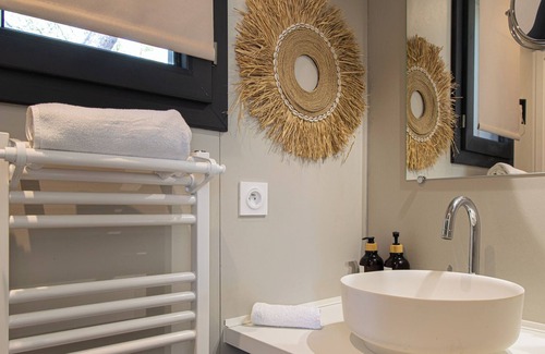 Saint-Cannat Cottage | LES Lodges Taizen & SPA , Sans Enfants, Votre Bulle de Reconnexion