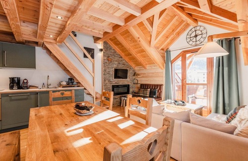 Montgenevre Apartment | Les Loups Blancs, duplex rénové en 2022, pied des pistes