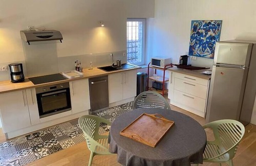 Saint-Hilaire-de-Brethmas Apartment | Les Pradinaux, shared pool