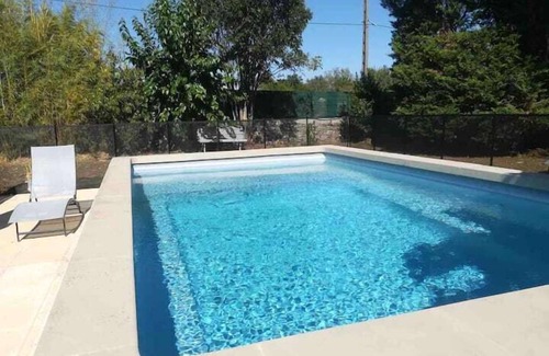 Saint-Hilaire-de-Brethmas Apartment | Les Pradinaux, shared pool