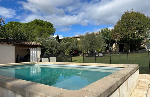 Saint-Hilaire-de-Brethmas Apartment | Les Pradinaux, shared pool
