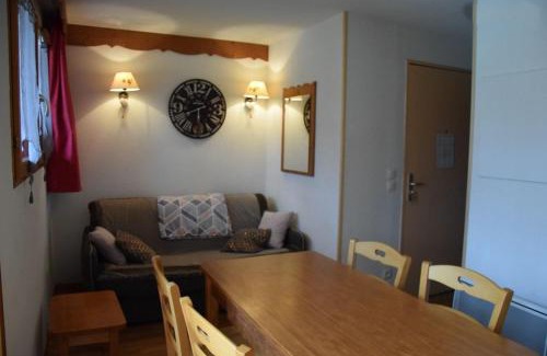 Puy-Saint-Vincent Apartment | LES PETITS ETERLOUS Appartement T3 36m2 à Puy St Vincent 1800 Alpes du sud 6 personnes parking privé couvert