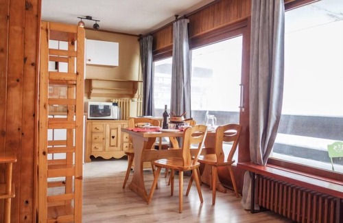 Le Lavachet Apartment | Les Pistes (Lavachet) by Interhome