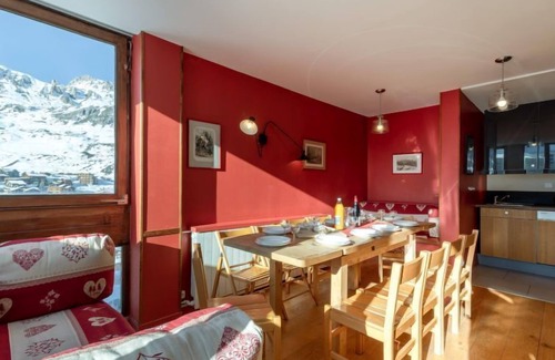 Le Lavachet Apartment | Les Roches Rouges (Lavachet) by Interhome