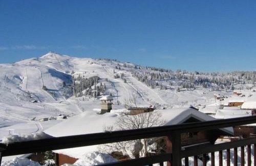 Les Saisies Apartment | Les Saisies - Appartement 2 pièces cabine, 7 pers, terrasse, casier à skis, garage, plein sud - FR-1-293-260