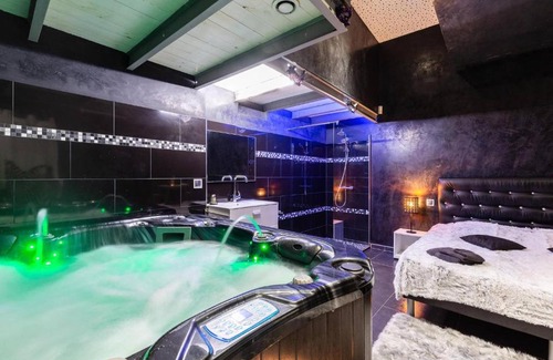 Saint-Victor Hotel | Les Suites du Vieux-Port