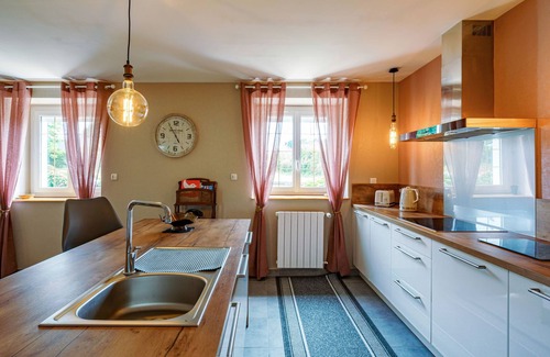 Peumerit House | Les Volets Rouges by Interhome