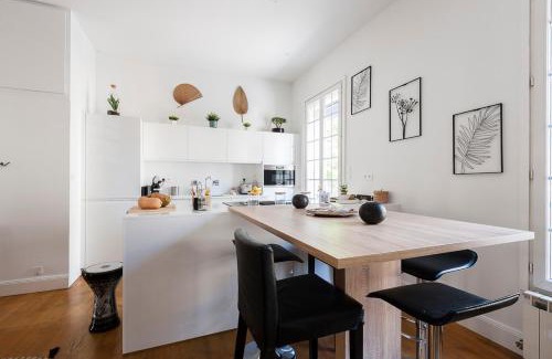 Aigues-Mortes Apartment | LESEHAN APPARTEMENT AIGUES MORTES Vue Remparts