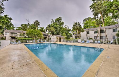 Hilton Head Island Apartment | Less Than 1 Mi to Beach Condo with Community Perks in HHI!