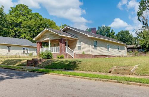 Birmingham House | Less Than 10 Mi to UAB Birmingham Group Getaway