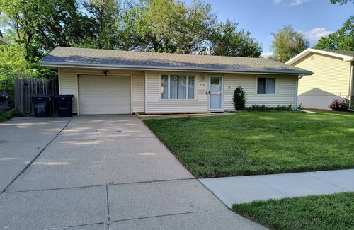 West Lincoln House | Less than 7 minutes to Pinnacle Bank Arena, Memorial Stadium, LNK, I-80