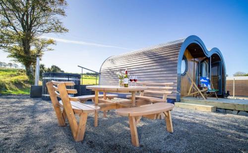 Llandysul Other | Let's Glamp Retro - Madonna