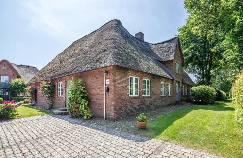 Alkersum House | Letj Lindguard