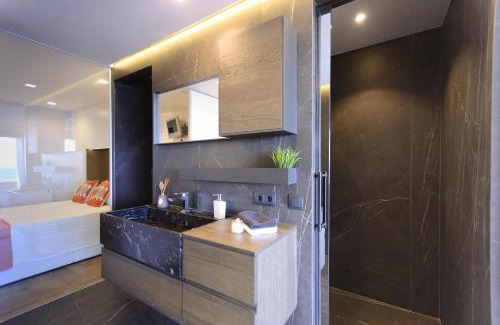 Tossa de Mar Apartment | Lets Holidays Modern sea views apartment