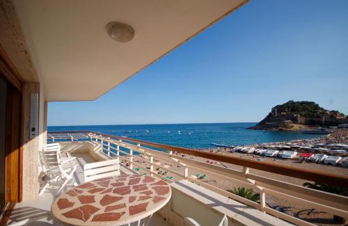 Tossa de Mar Apartment | Lets Holidays Tossa de Mar Beach Apartment